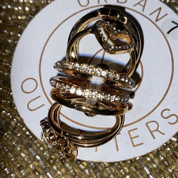 Urban Outfitters 7 Piece Ring Set - Picture 7 of 8